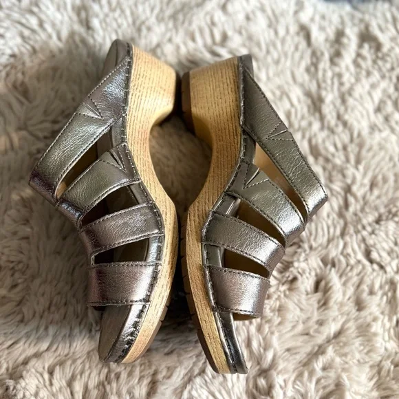 Dansko Lyndi Slide Sandal Womens EU 39 Platino Metallic Leather Wedge Platform - Picture 10 of 16